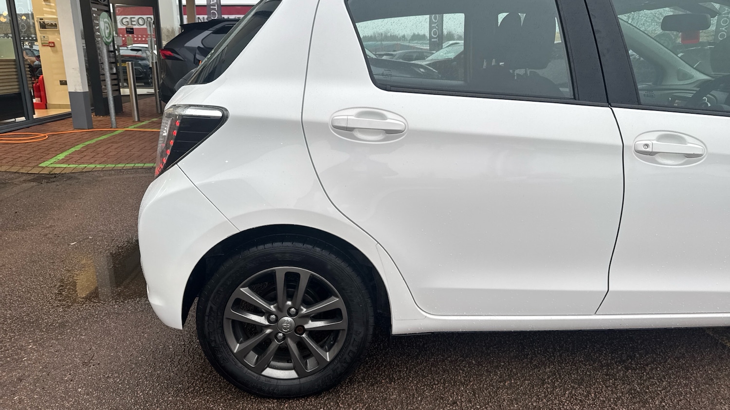 Used Toyota Yaris 2014 for sale - 77023360: Photo 36