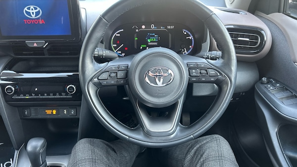 Used Toyota Yaris Cross 2023 for sale - 75545402: Photo 6