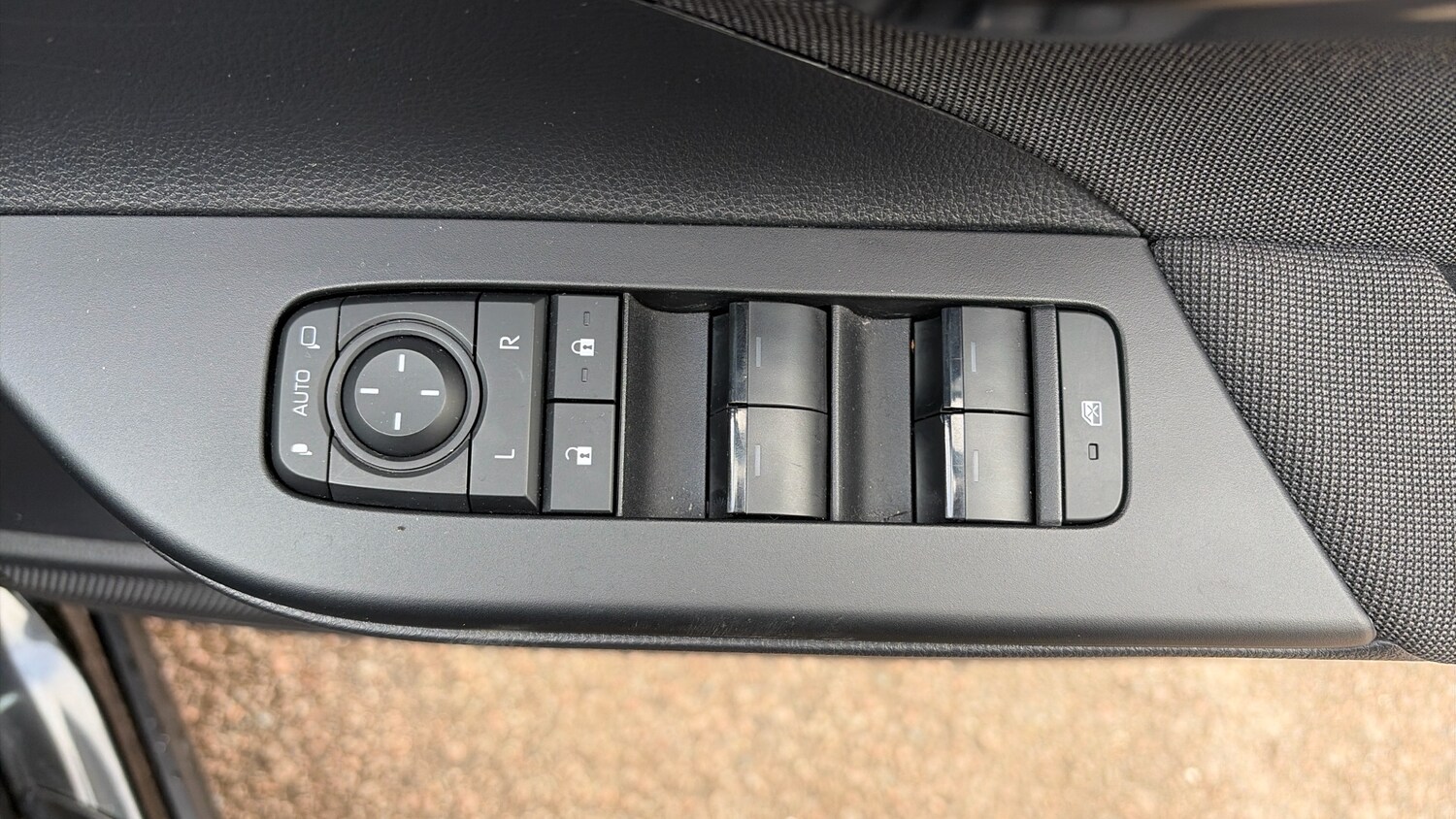 Used Toyota C-HR 2024 for sale - 77715258: Photo 42