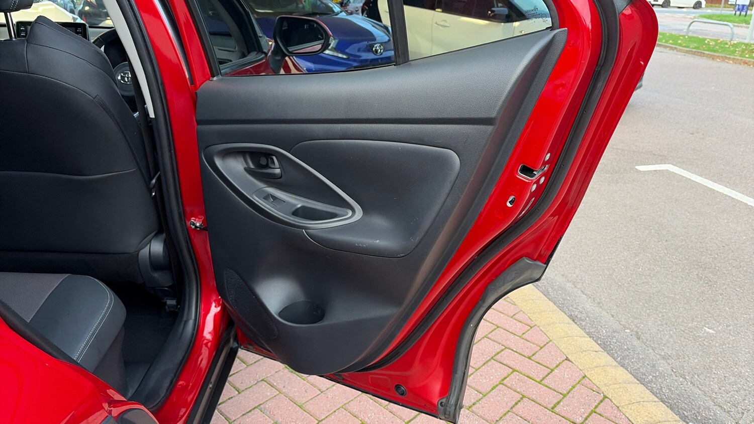 Used Toyota Yaris Cross 2022 for sale - 76198097: Photo 42