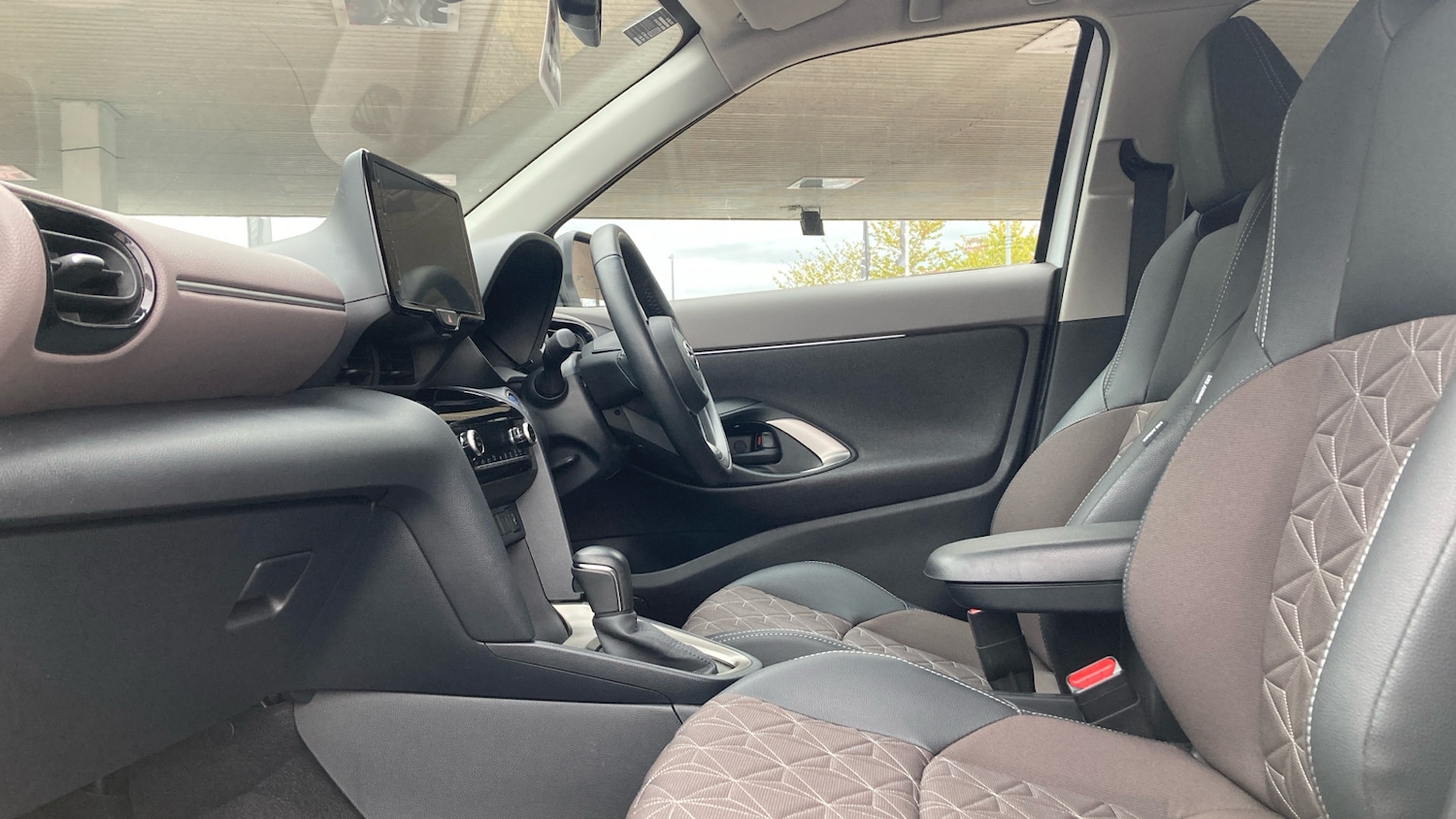 Used Toyota Yaris Cross 2023 for sale - 76818758: Photo 10