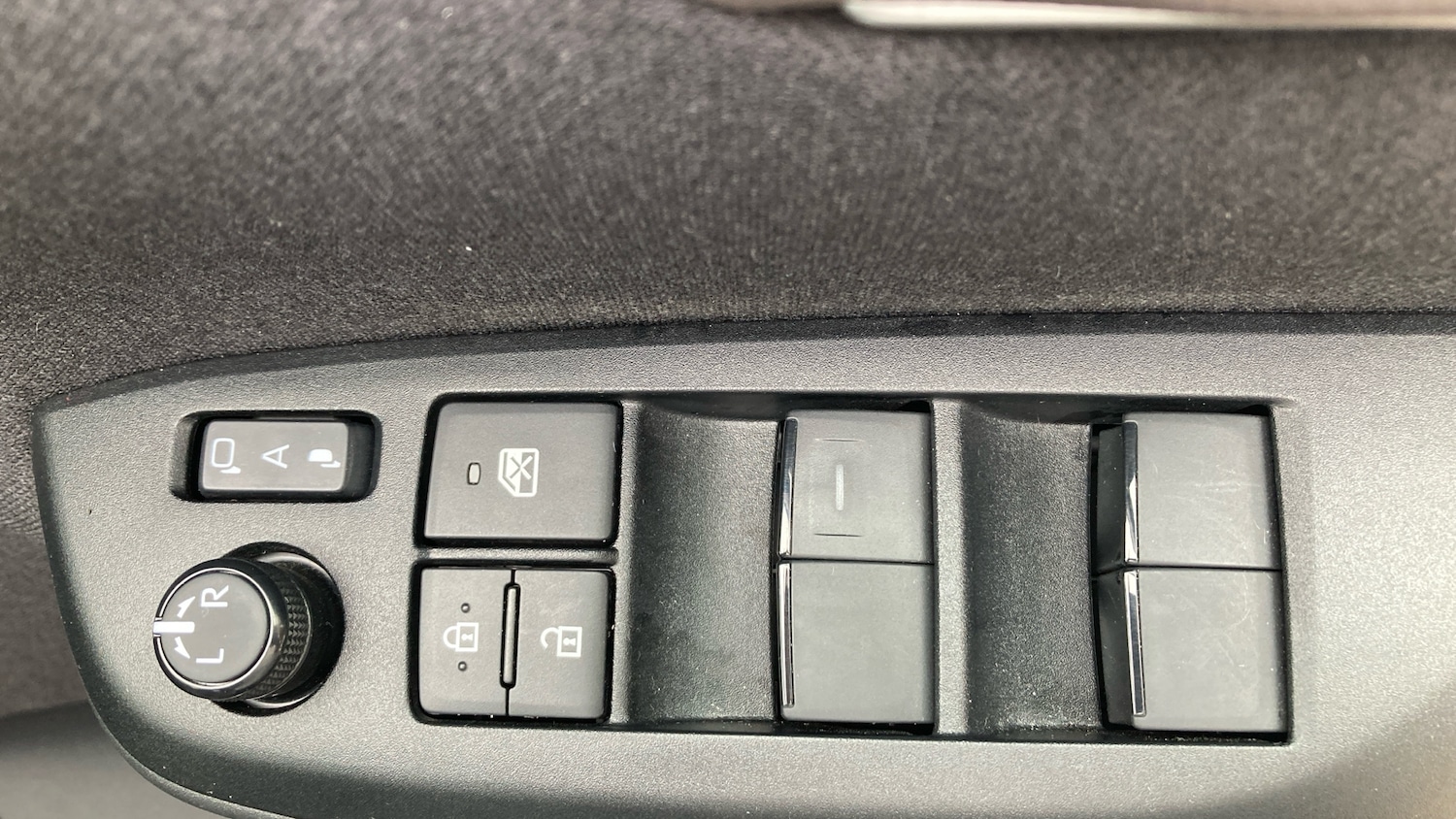 Used Toyota Yaris Cross 2023 for sale - 76818758: Photo 33