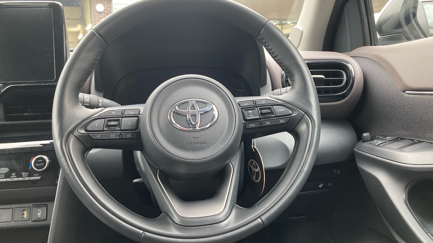Used Toyota Yaris Cross 2023 for sale - 76818758: Photo 8