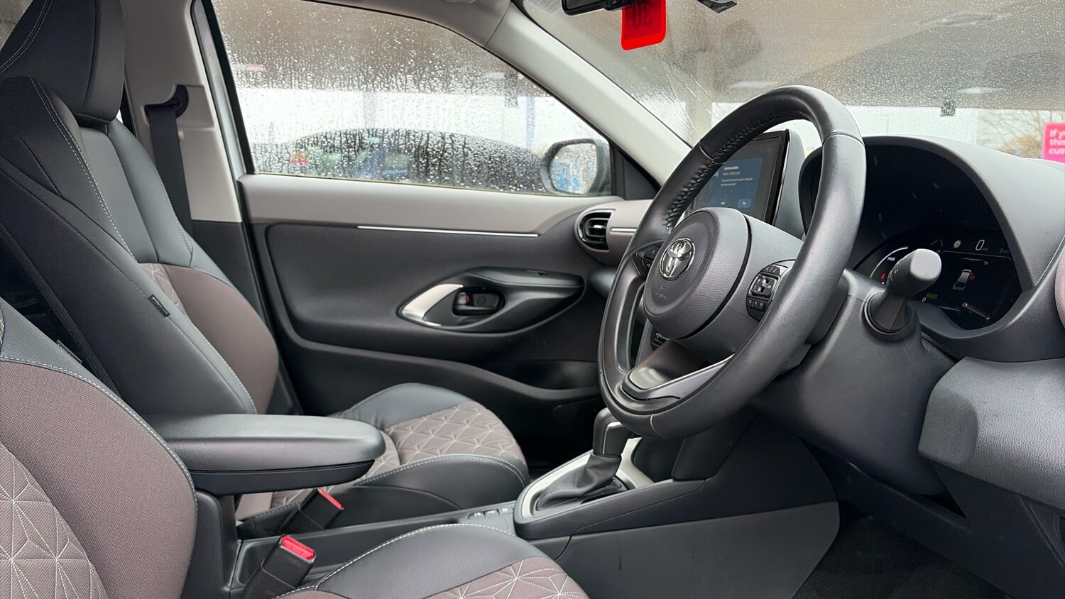 Used Toyota Yaris Cross 2024 for sale - 77590250: Photo 11