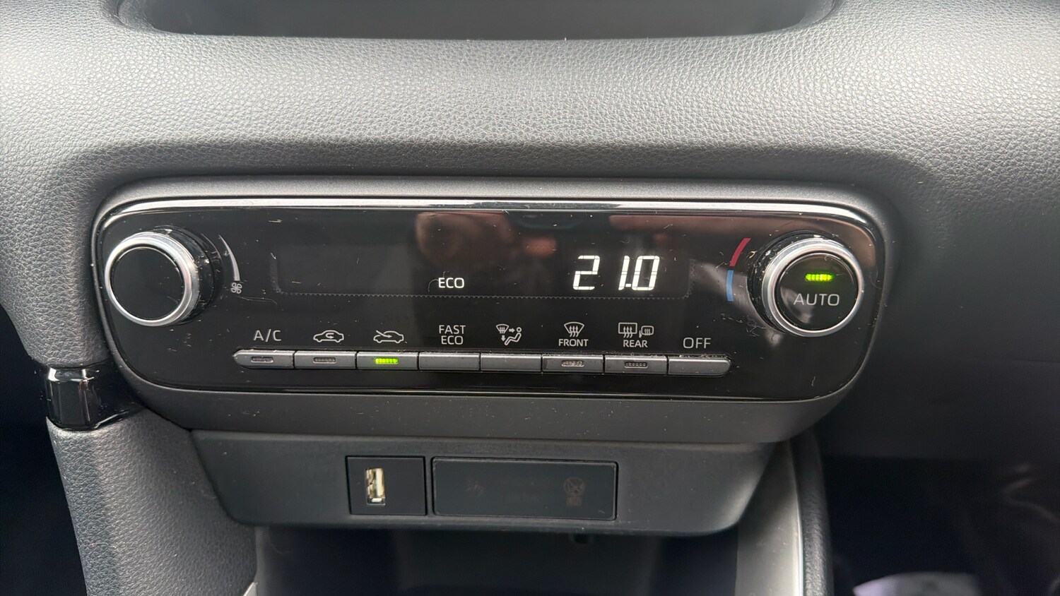 Used Toyota Yaris 2022 for sale - 77581965: Photo 32