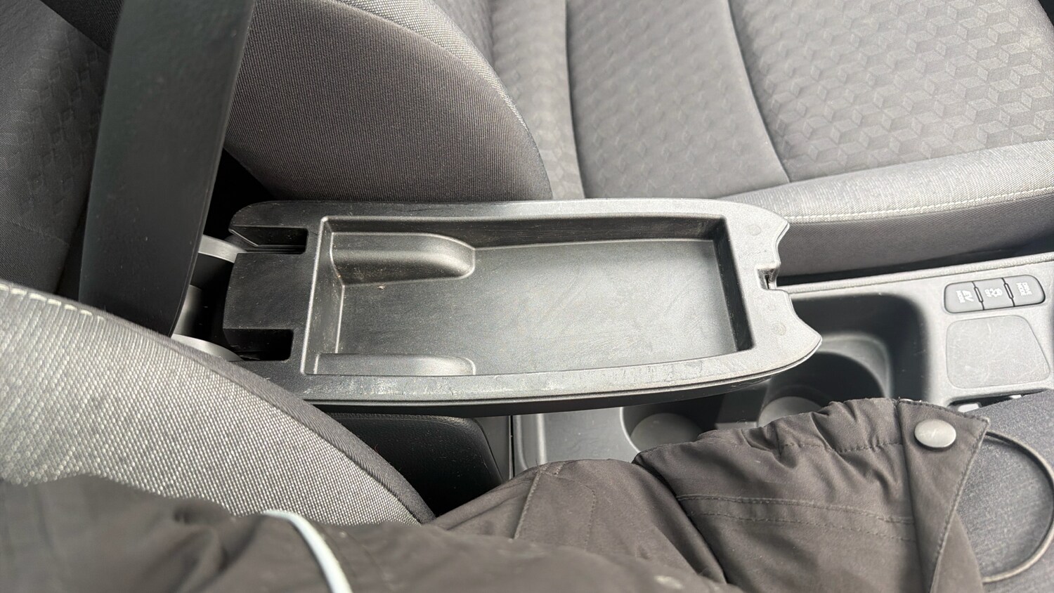 Used Toyota Yaris 2022 for sale - 77581965: Photo 35