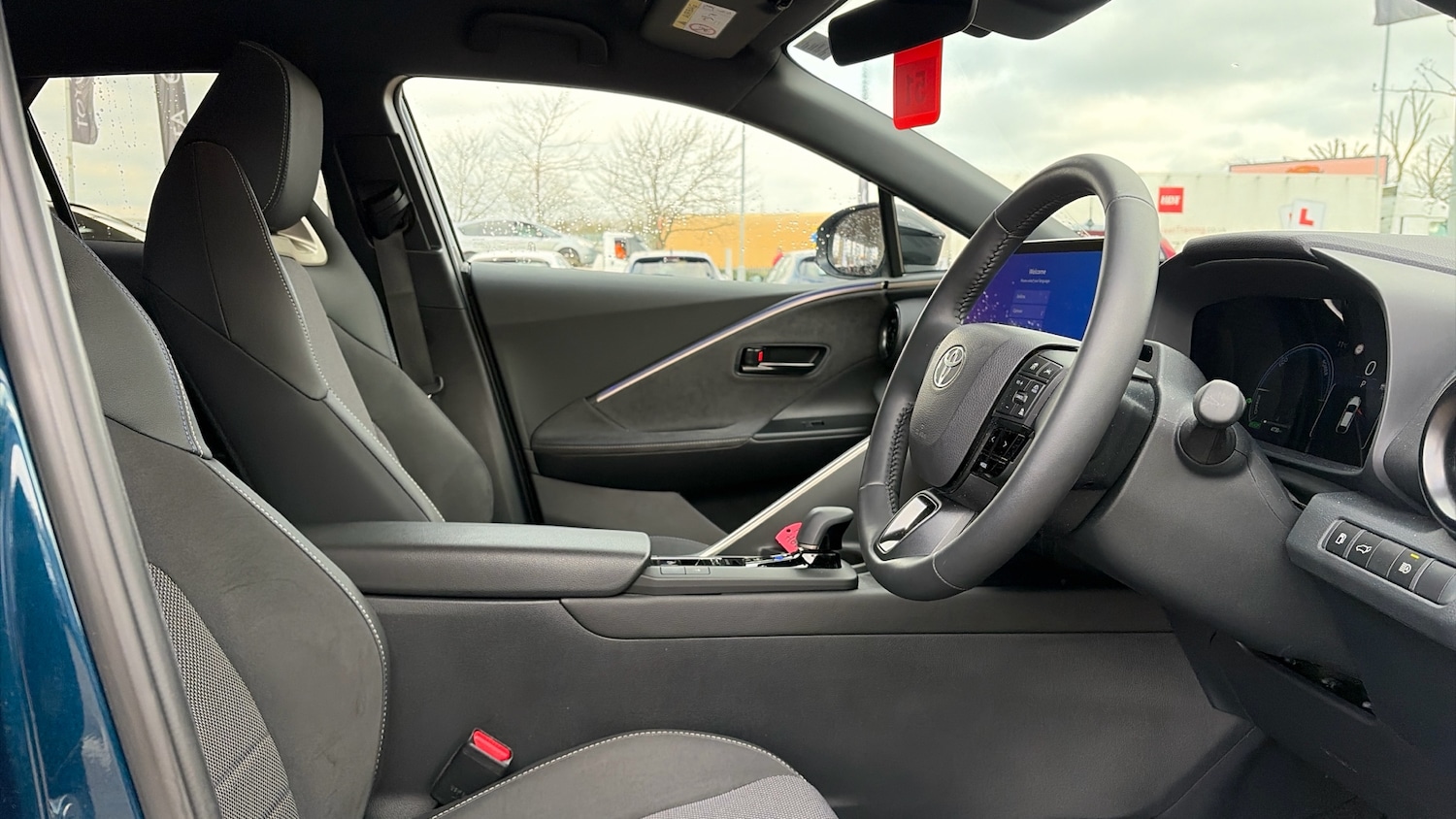 Used Toyota C-HR 2025 for sale - 77763357: Photo 11