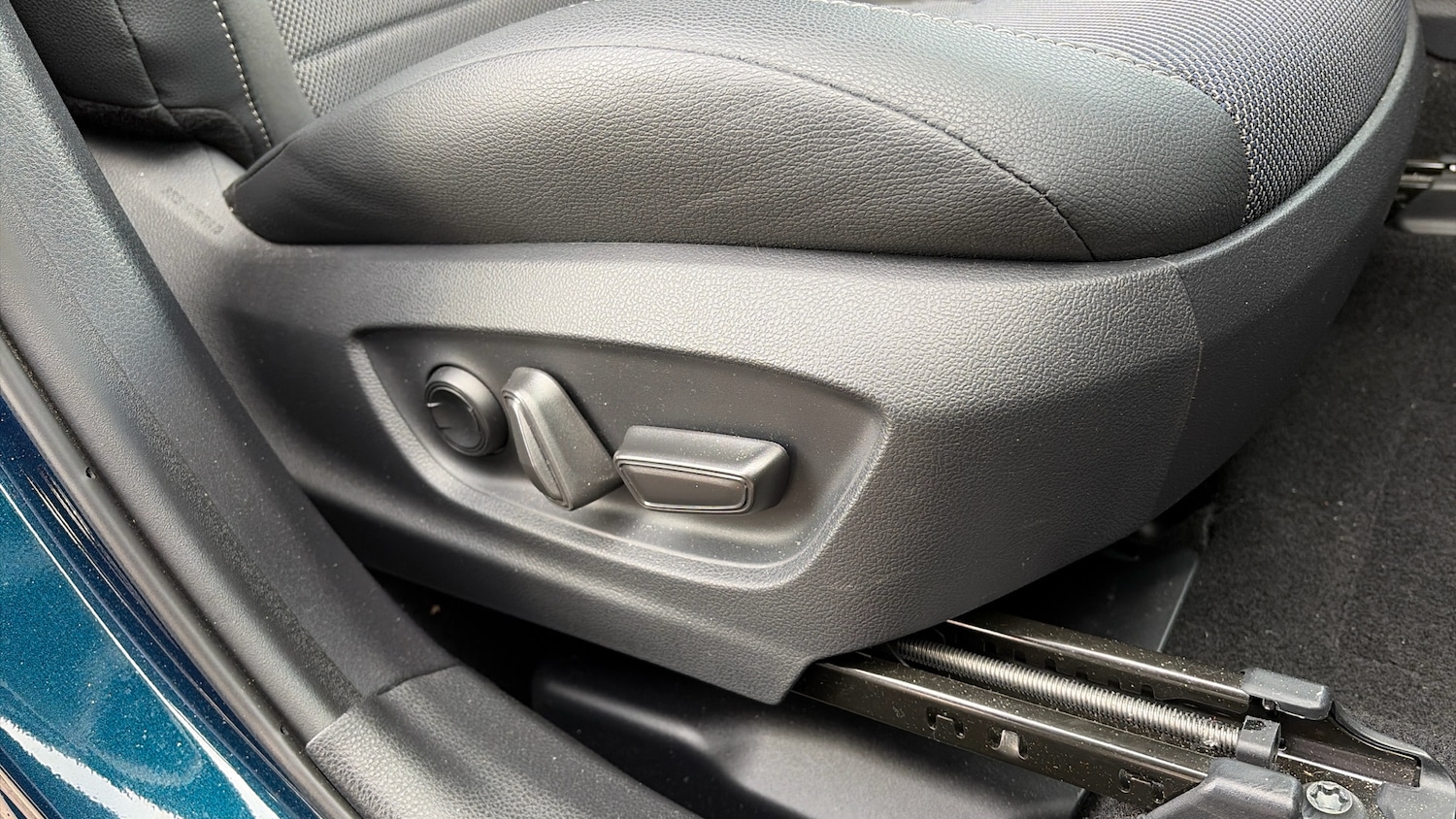 Used Toyota C-HR 2025 for sale - 77763357: Photo 43