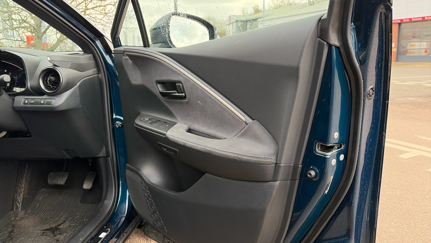 Used Toyota C-HR 2025 for sale - 77763357: Photo 45