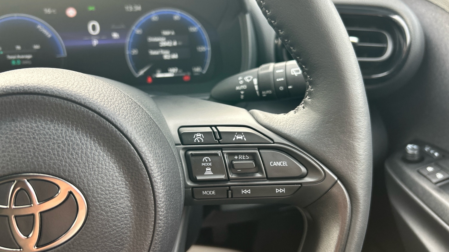 Used Toyota Yaris Cross 2025 for sale - 76603259: Photo 24