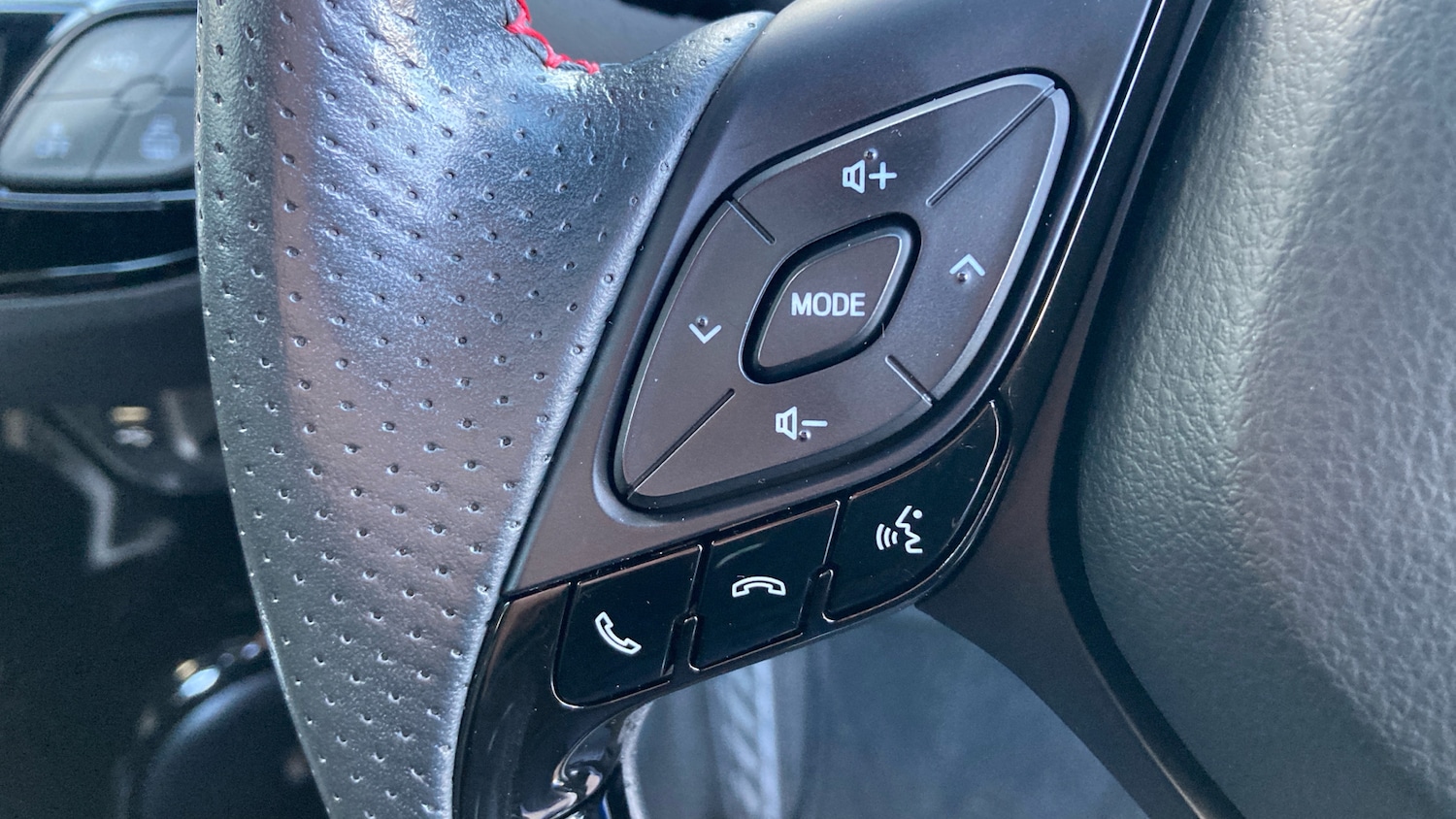 Used Toyota C-HR 2022 for sale - 76541751: Photo 35