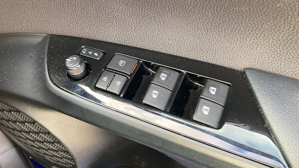 Used Toyota Prius 2017 for sale - 76311334: Photo 31