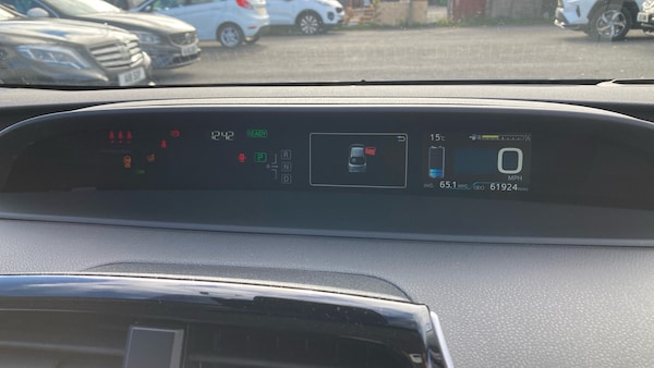 Used Toyota Prius 2017 for sale - 76311334: Photo 9