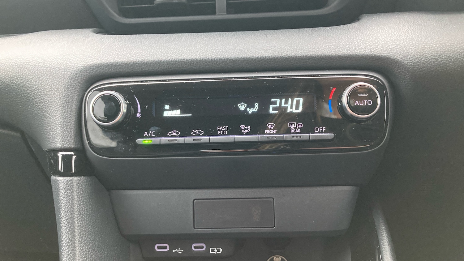 Used Toyota Yaris 2025 for sale - 76945779: Photo 37