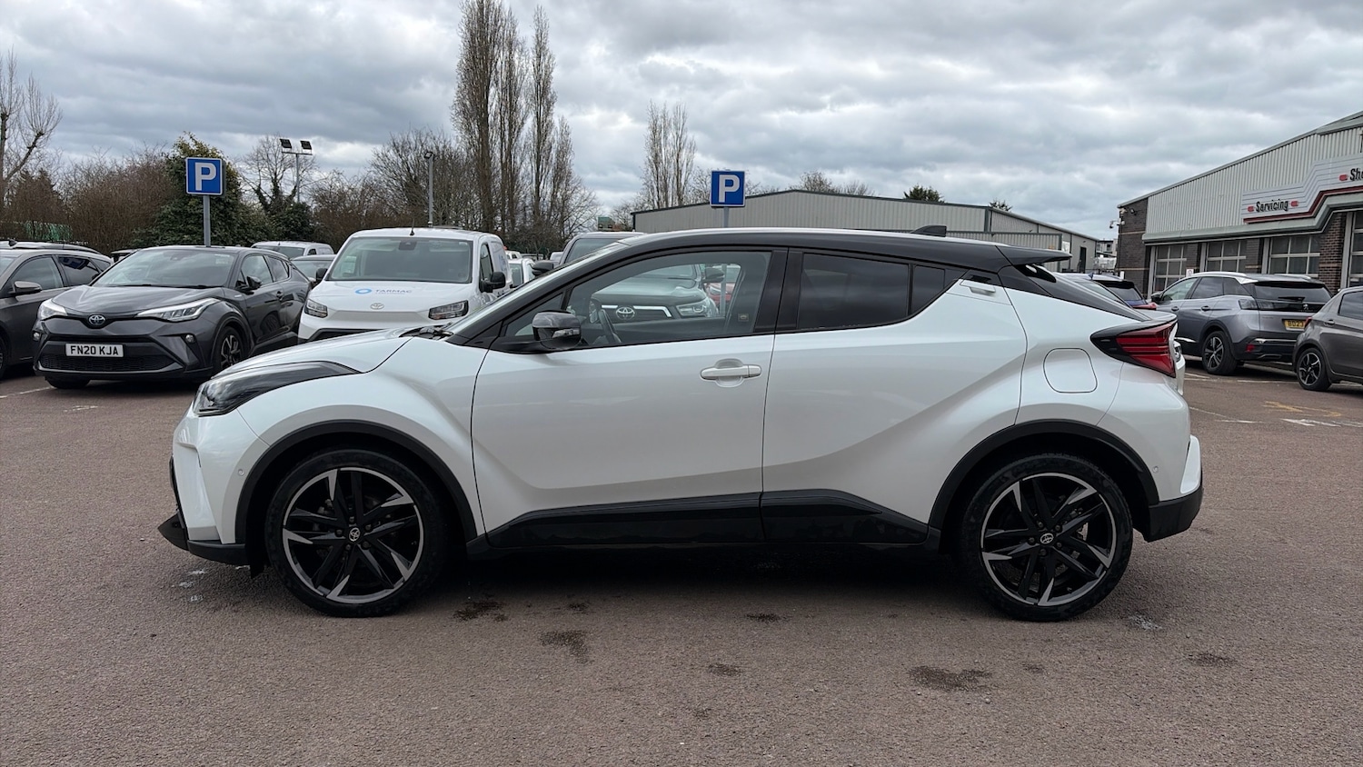 Used Toyota C-HR 2023 for sale - 77873174: Photo 17