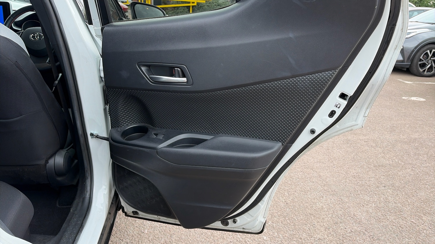 Used Toyota C-HR 2023 for sale - 77873174: Photo 42