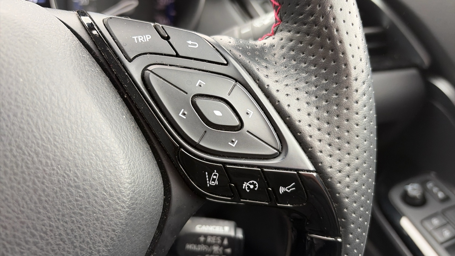 Used Toyota C-HR 2023 for sale - 77873174: Photo 44