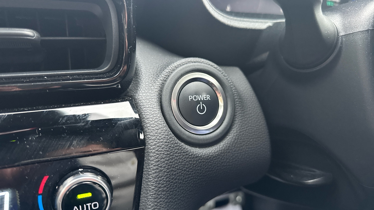 Used Toyota Yaris Cross 2024 for sale - 76845212: Photo 30