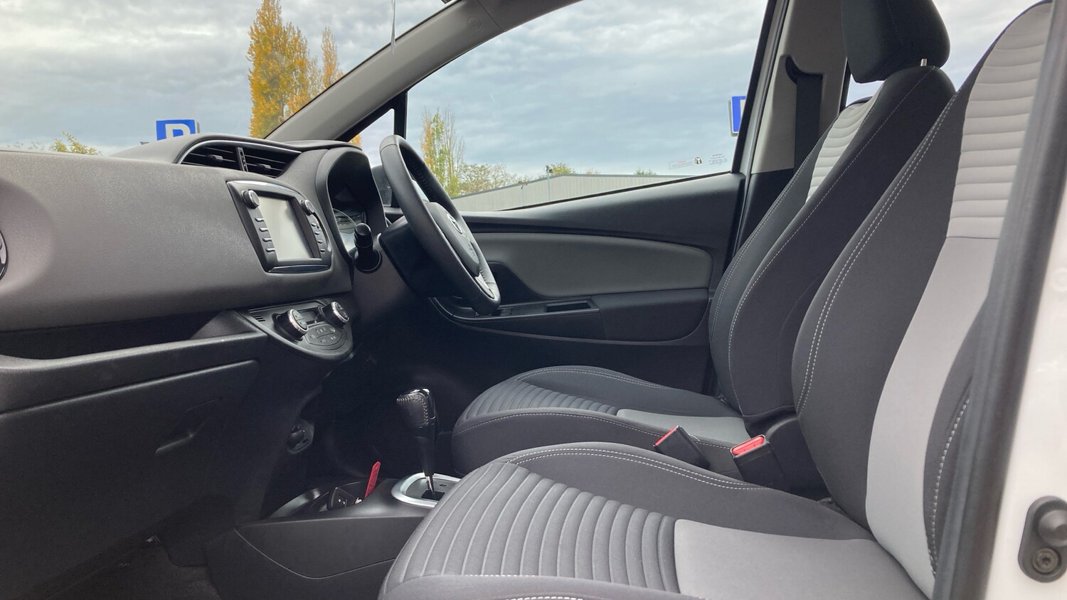 Used Toyota Yaris 2019 for sale - 76559869: Photo 10