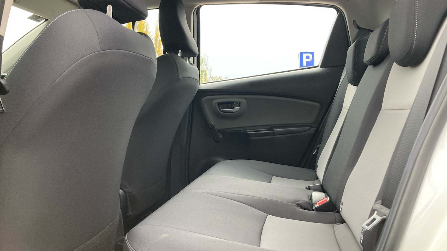 Used Toyota Yaris 2019 for sale - 76559869: Photo 13