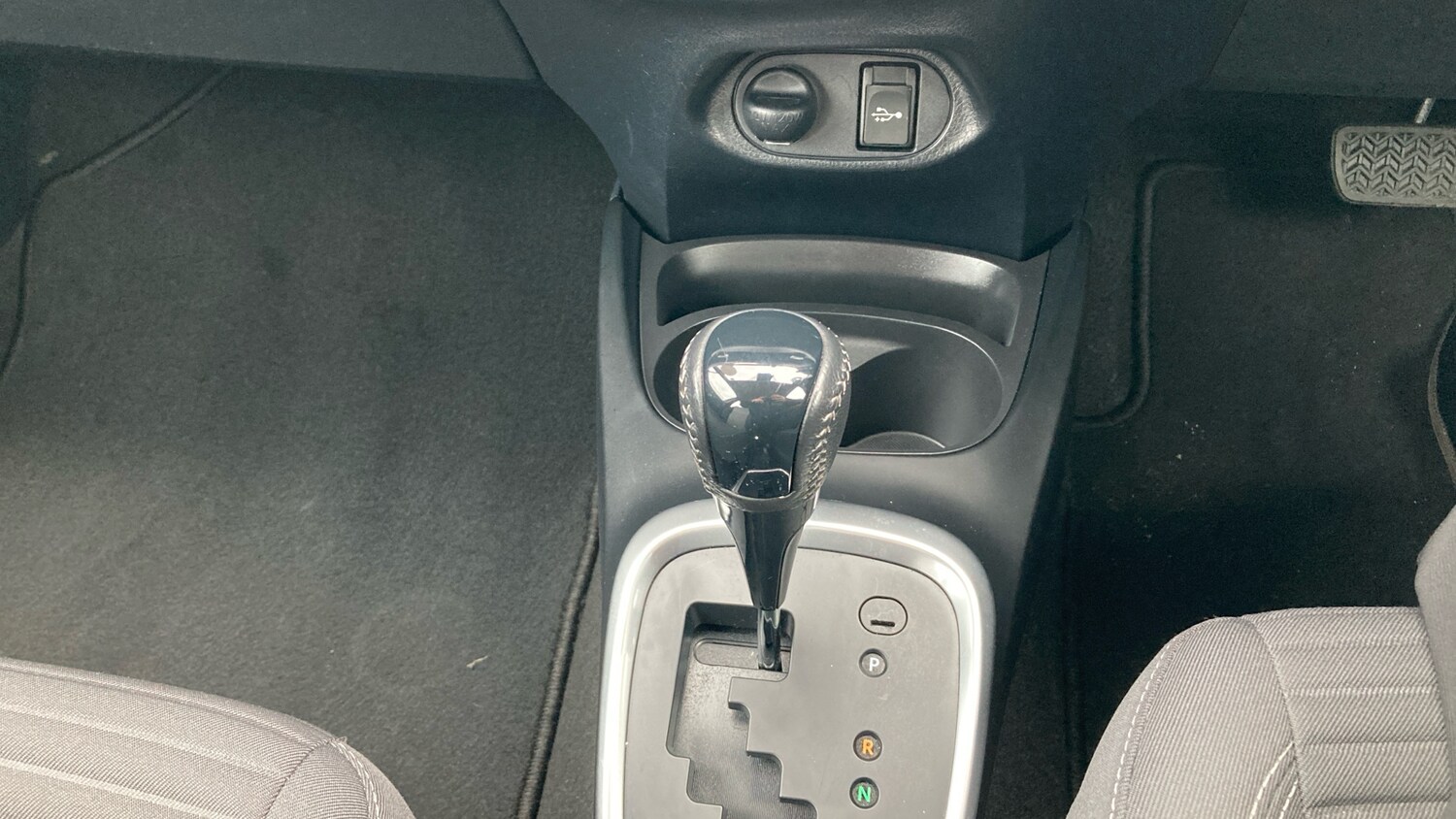 Used Toyota Yaris 2019 for sale - 76559869: Photo 36