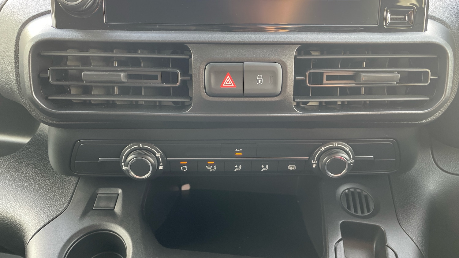 Used Toyota ProAce 2023 for sale - 77379092: Photo 40