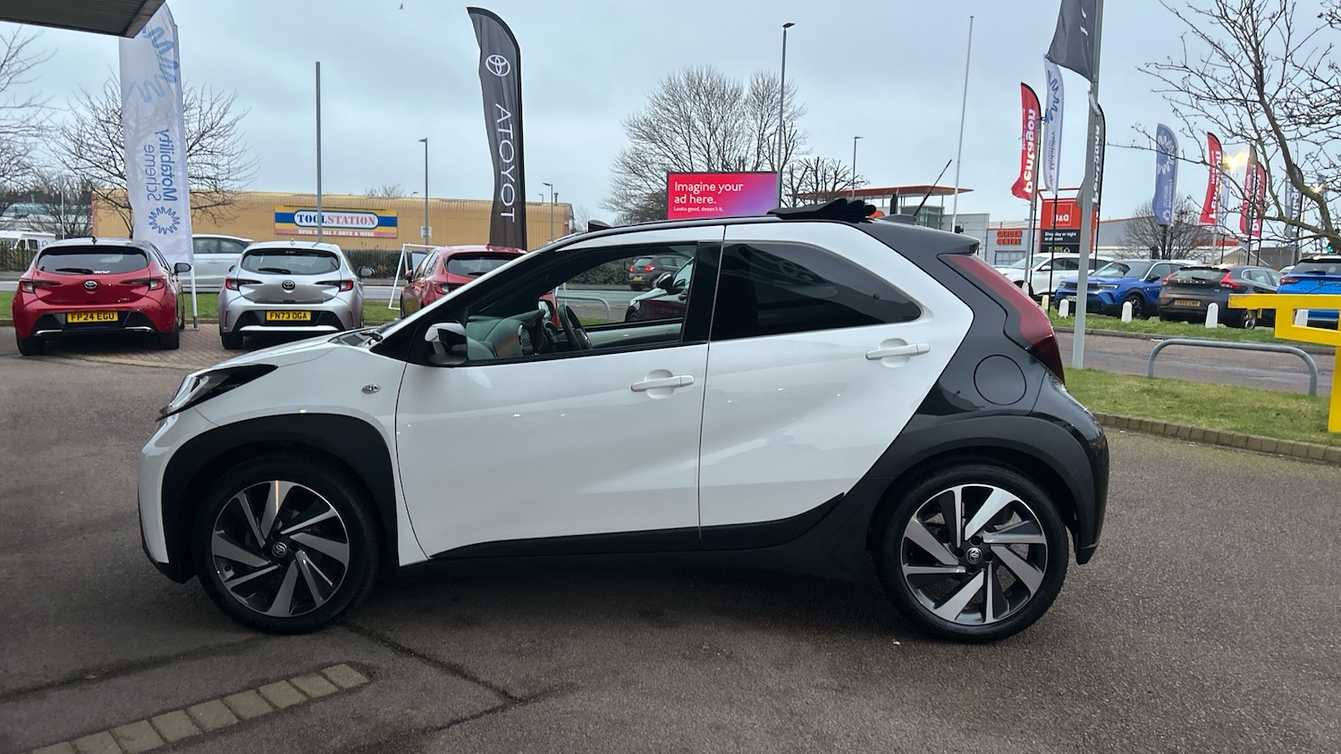 Used Toyota Aygo X 2023 for sale - 77151926: Photo 17