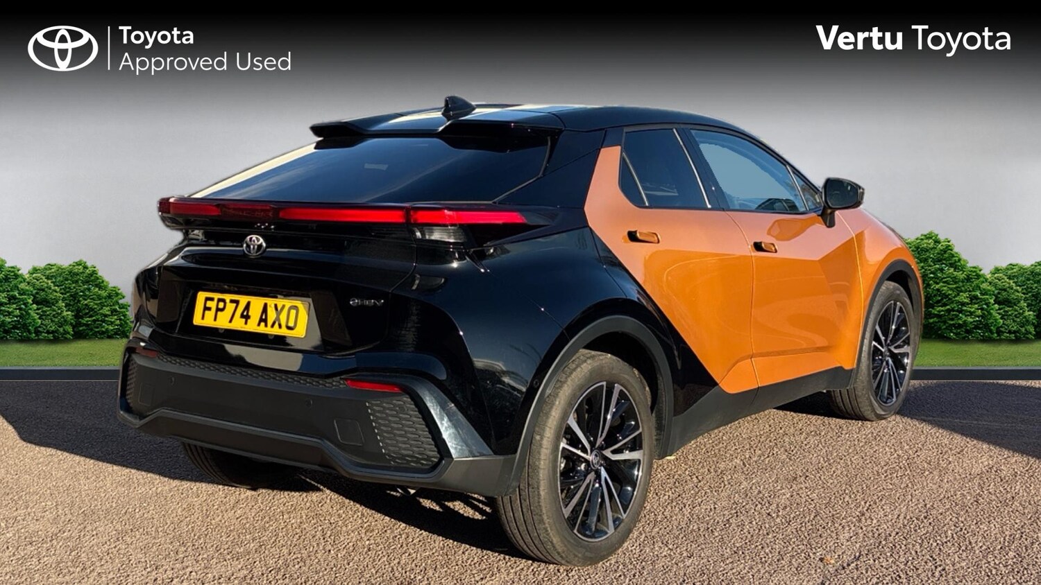 Used Toyota C-HR 2024 for sale - 76588244: Photo 2