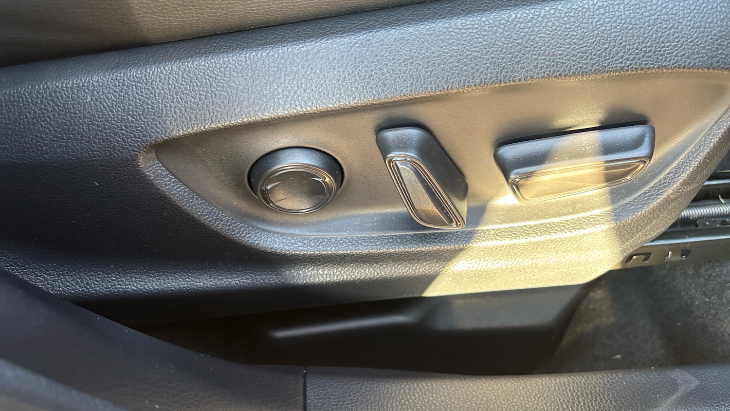 Used Toyota C-HR 2024 for sale - 76588244: Photo 30