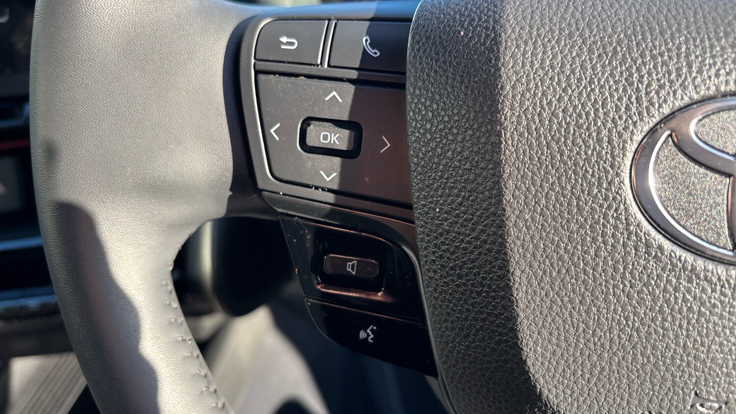 Used Toyota C-HR 2024 for sale - 76588244: Photo 34