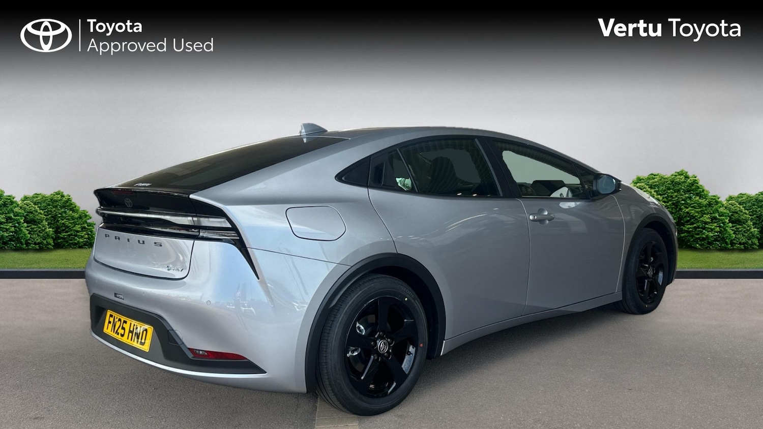 Used Toyota Prius 2025 for sale - 76449204: Photo 2