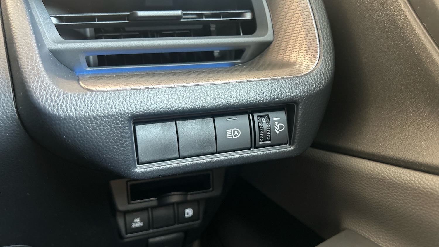 Used Toyota Prius 2025 for sale - 76449204: Photo 38