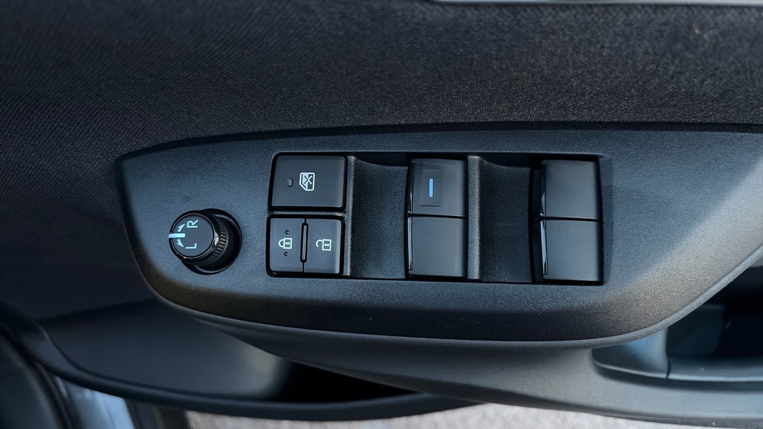 Used Toyota Yaris Cross 2023 for sale - 77883736: Photo 42