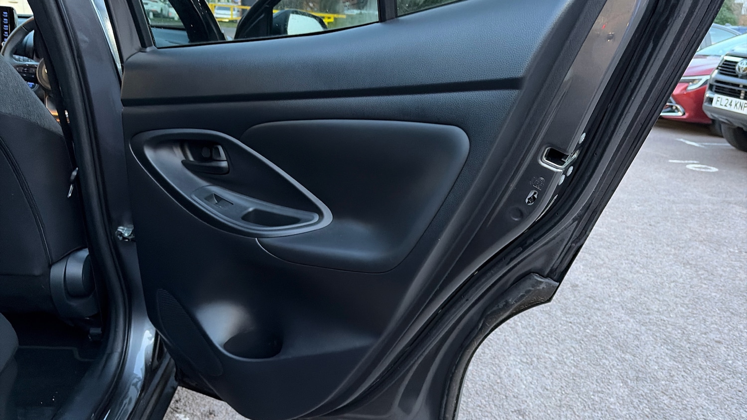 Used Toyota Yaris Cross 2023 for sale - 77883736: Photo 43