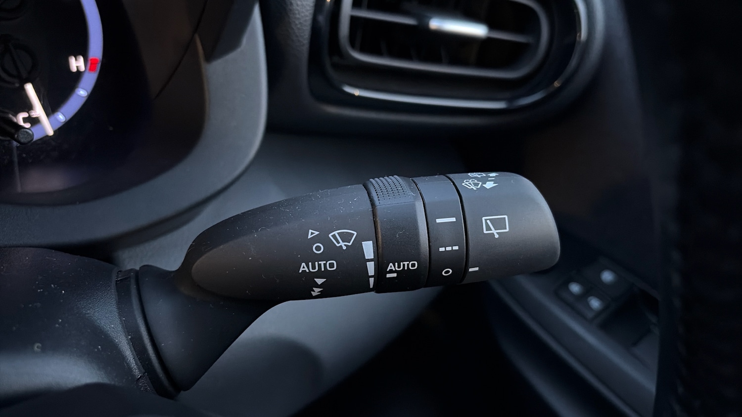 Used Toyota Yaris Cross 2023 for sale - 77883736: Photo 50