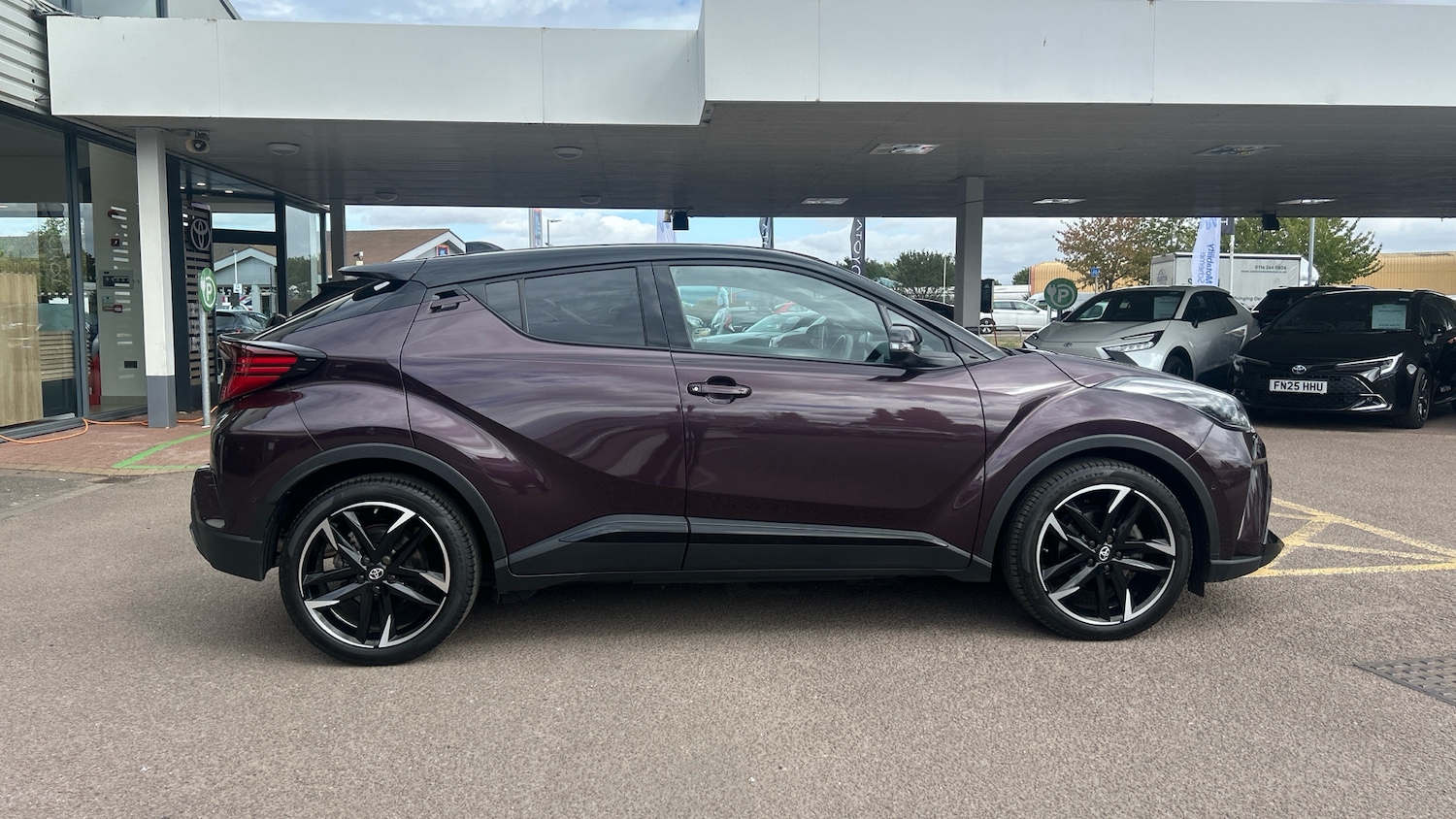 Used Toyota C-HR 2023 for sale - 76396825: Photo 16