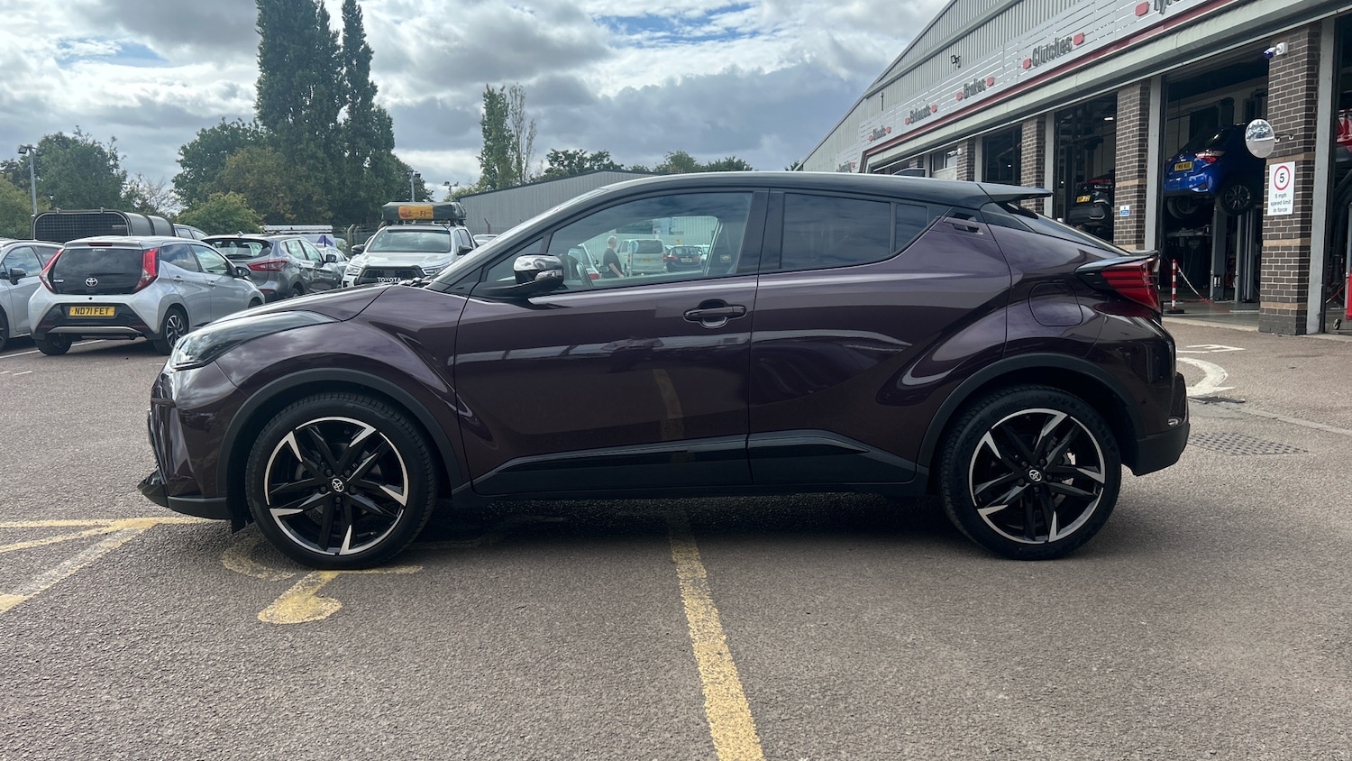 Used Toyota C-HR 2023 for sale - 76396825: Photo 17