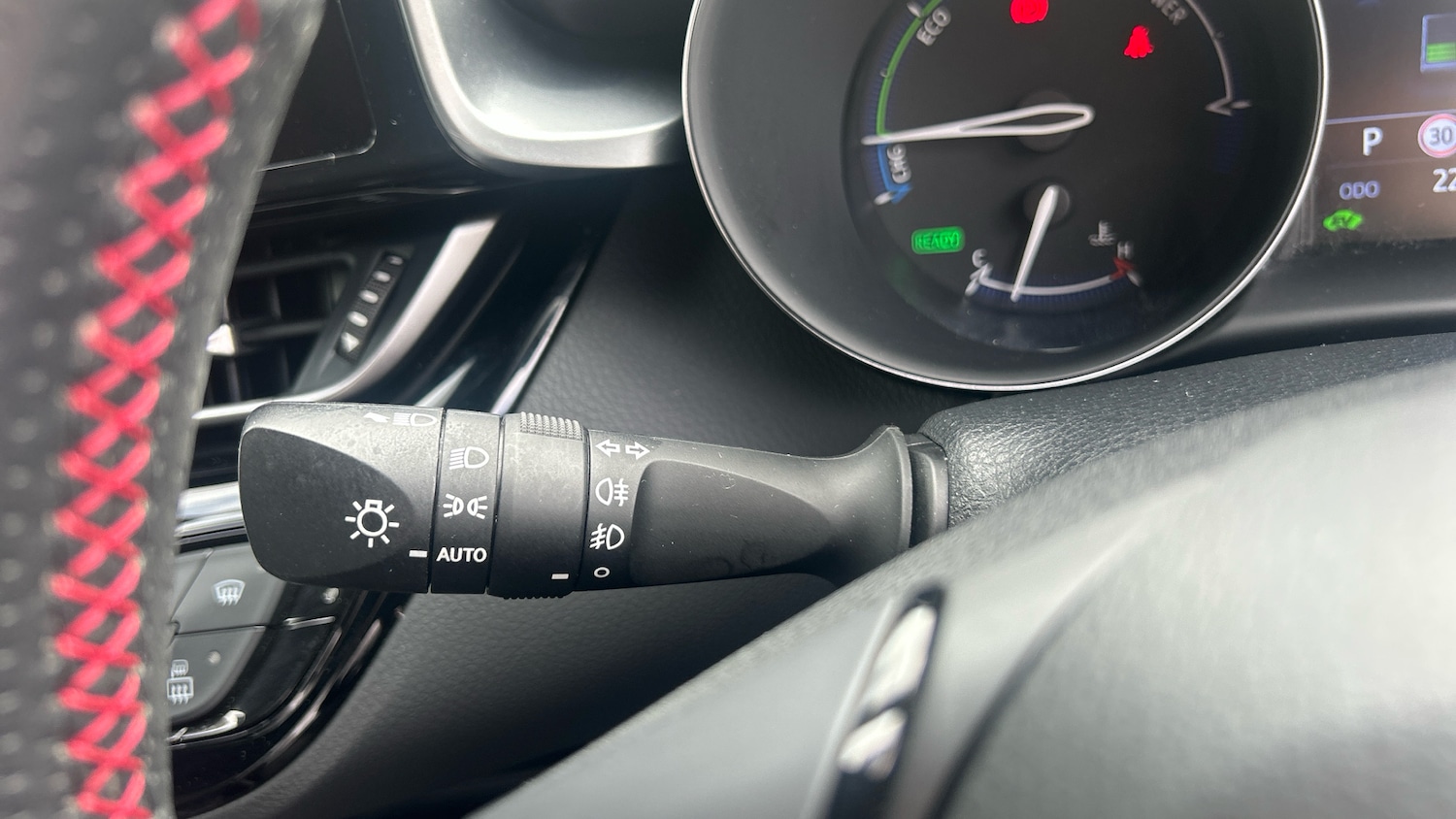 Used Toyota C-HR 2023 for sale - 76396825: Photo 28