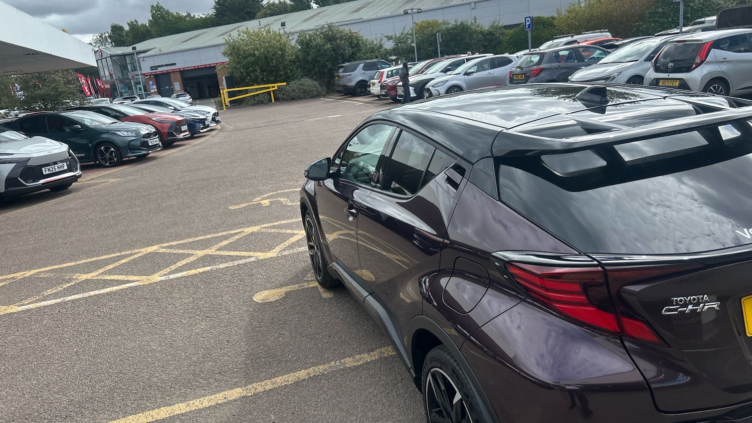 Used Toyota C-HR 2023 for sale - 76396825: Photo 40