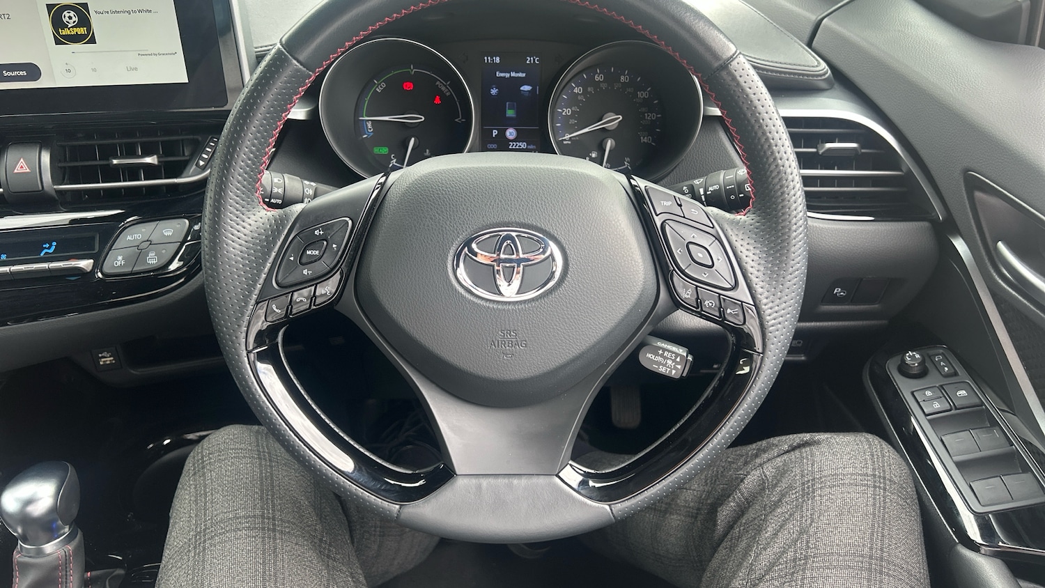 Used Toyota C-HR 2023 for sale - 76396825: Photo 6