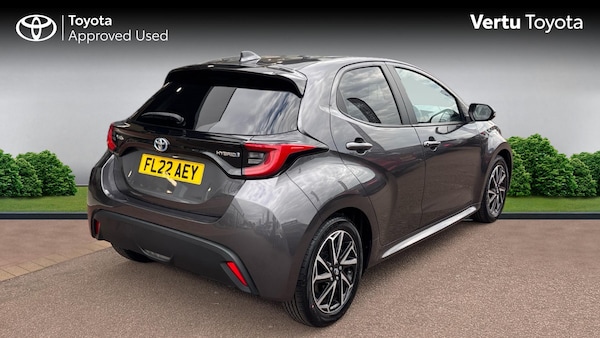 Used Toyota Yaris 2022 for sale - 76198091: Photo 2