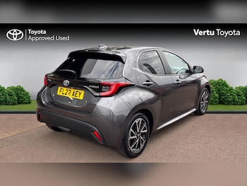 Used Toyota Yaris 2022 for sale - 76198091: Photo 2