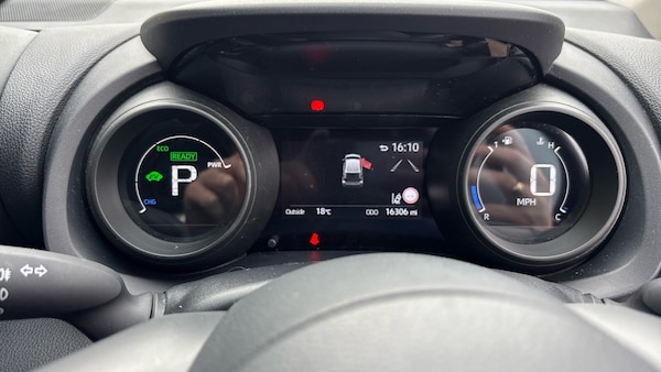 Used Toyota Yaris 2022 for sale - 76198091: Photo 34