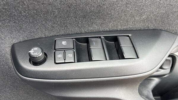 Used Toyota Yaris 2022 for sale - 76198091: Photo 35