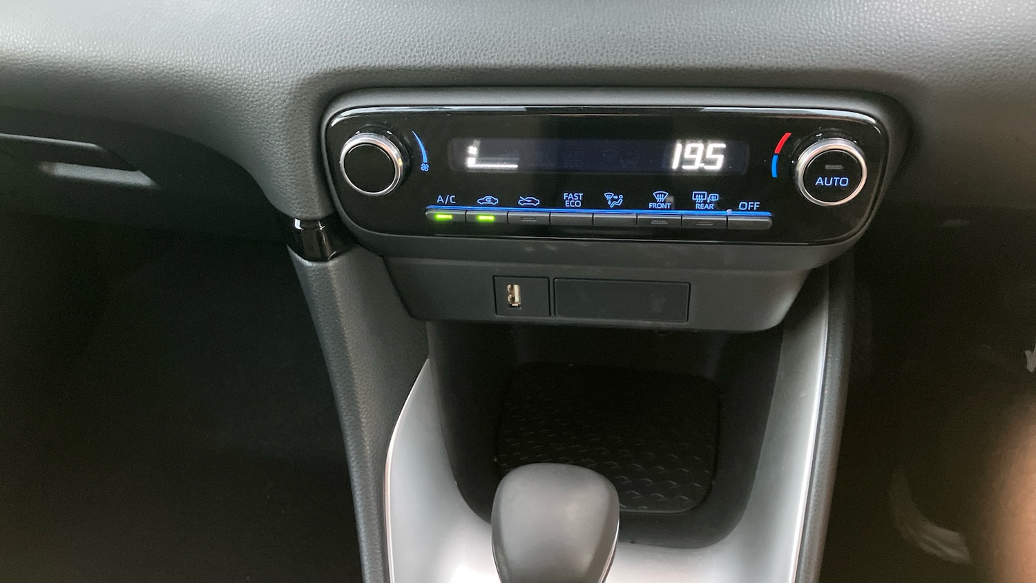 Used Toyota Yaris 2023 for sale - 77381474: Photo 39