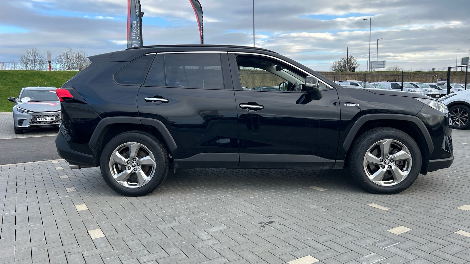 Used Toyota RAV4 2020 for sale - 77392105: Photo 16