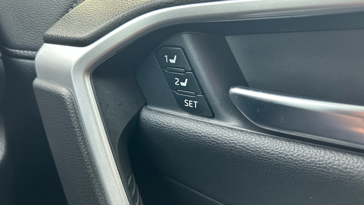 Used Toyota RAV4 2020 for sale - 77392105: Photo 31