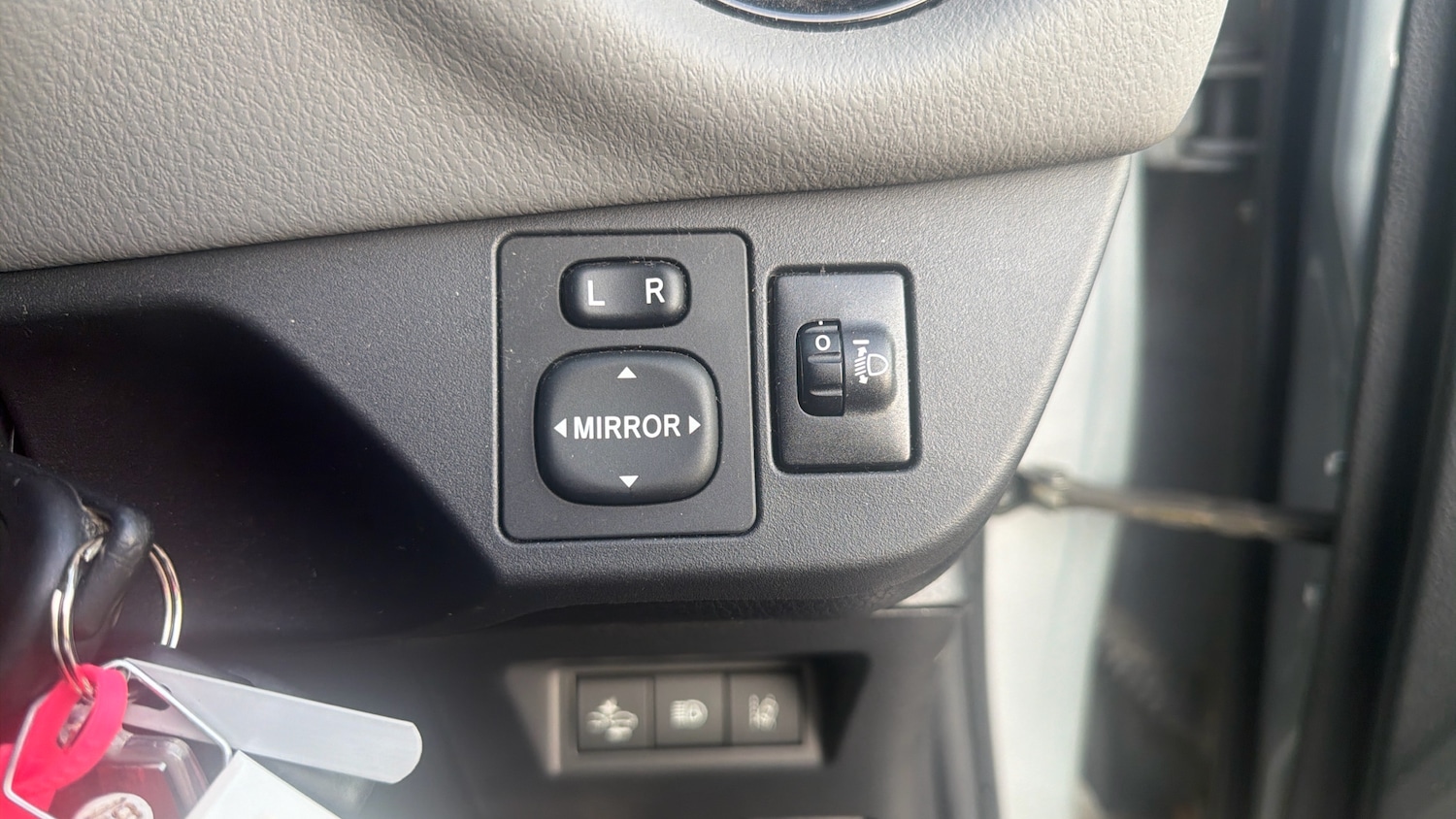 Used Toyota Yaris 2018 for sale - 78010922: Photo 27