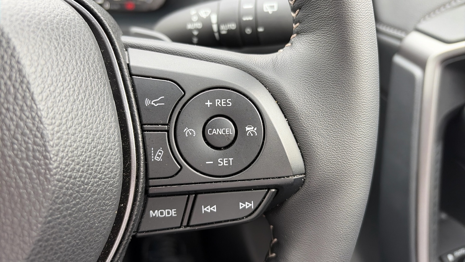 Used Toyota RAV4 2025 for sale - 78152900: Photo 32