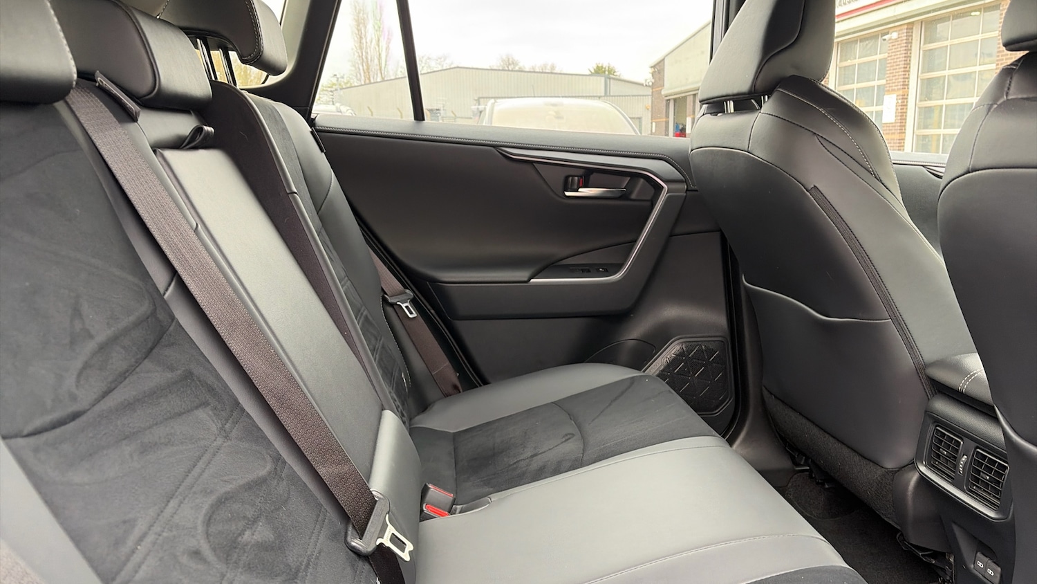 Used Toyota RAV4 2025 for sale - 78152900: Photo 8